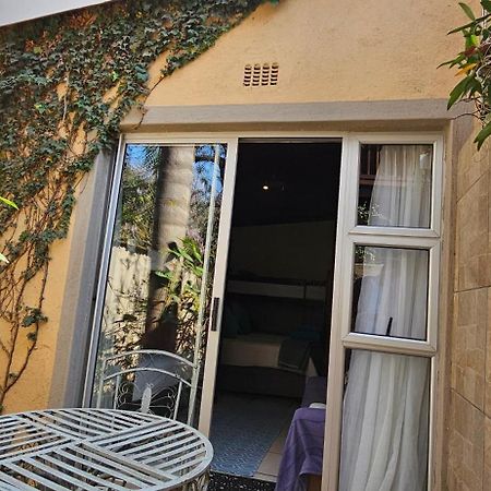 Old Vic Travellers Inn Nelspruit Mbombela Bagian luar foto