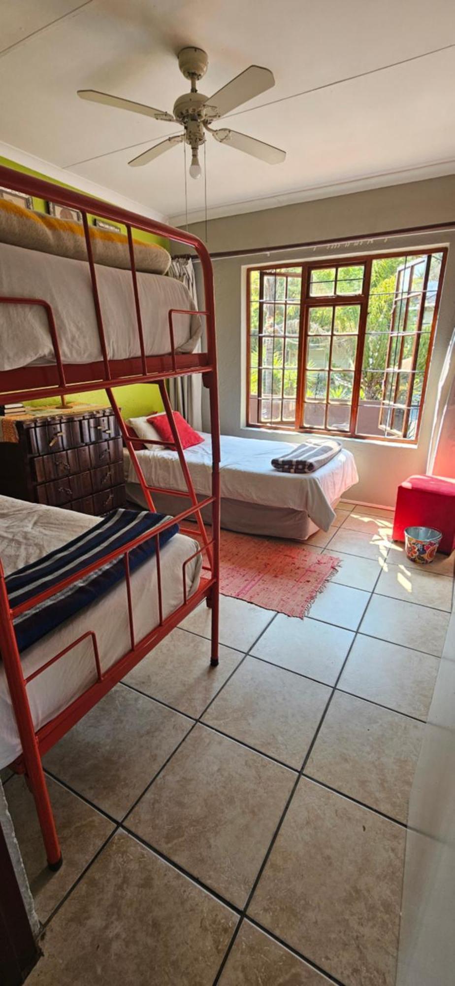 Old Vic Travellers Inn Nelspruit Mbombela Bagian luar foto