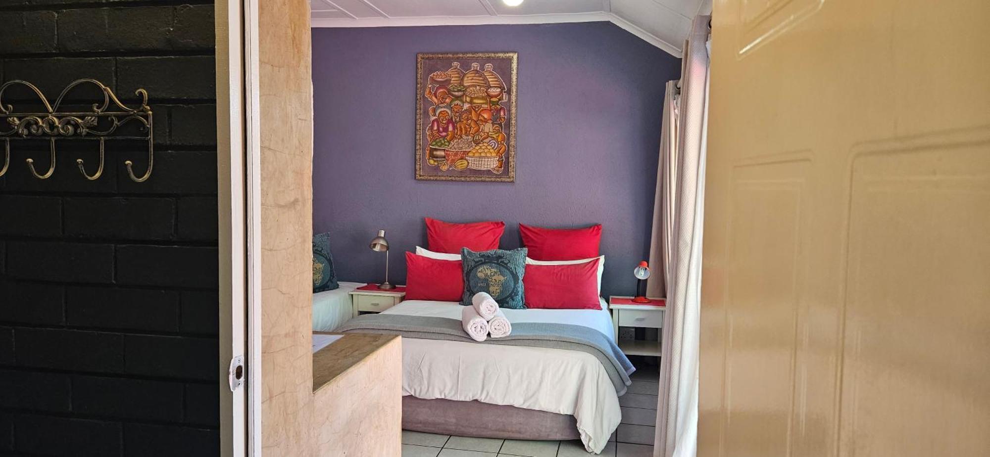 Old Vic Travellers Inn Nelspruit Mbombela Bagian luar foto