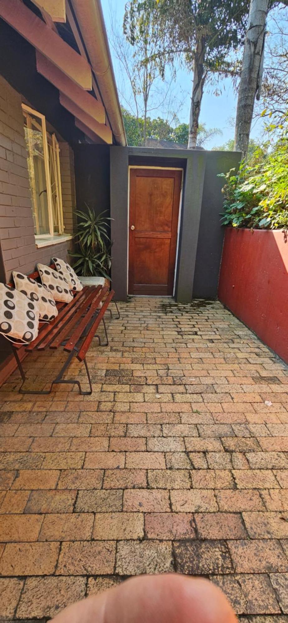 Old Vic Travellers Inn Nelspruit Mbombela Bagian luar foto