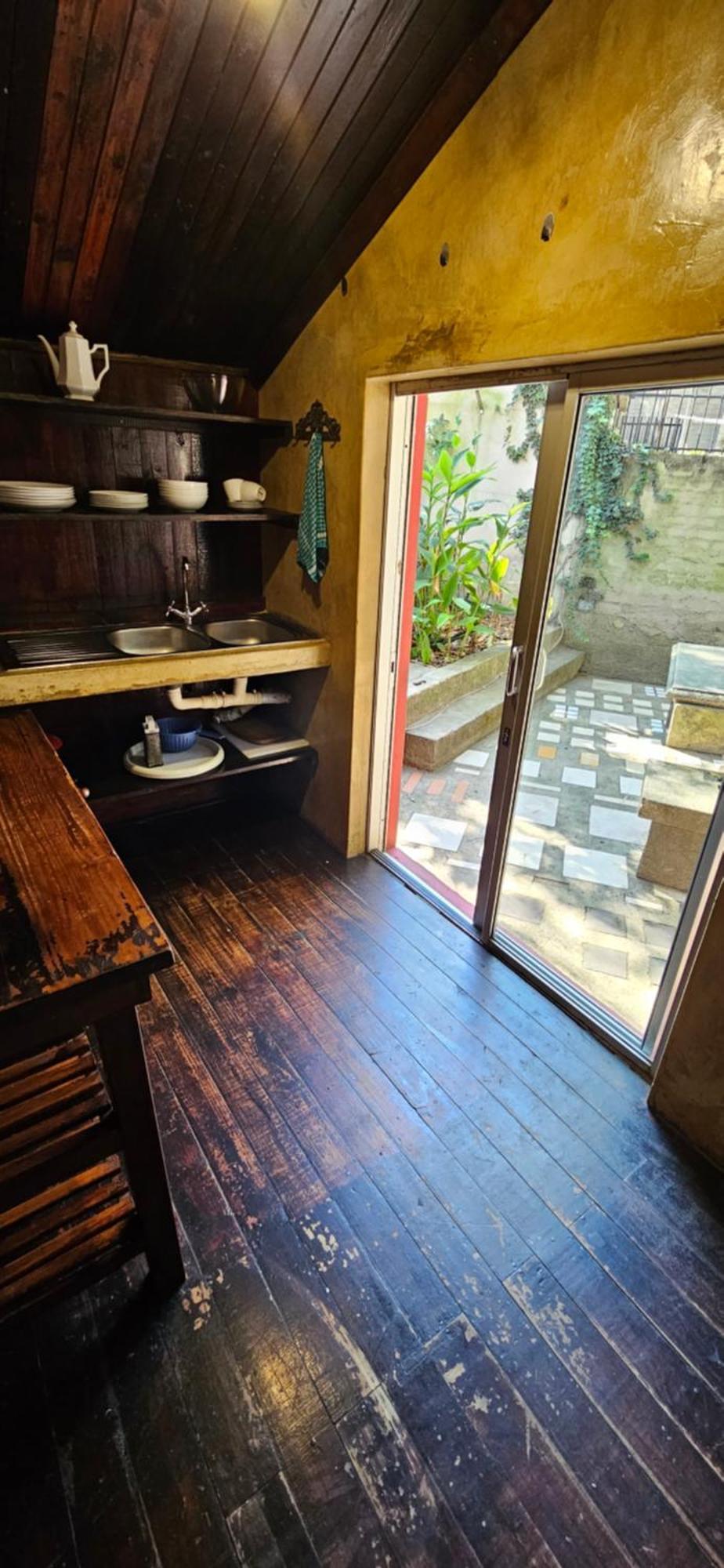 Old Vic Travellers Inn Nelspruit Mbombela Bagian luar foto