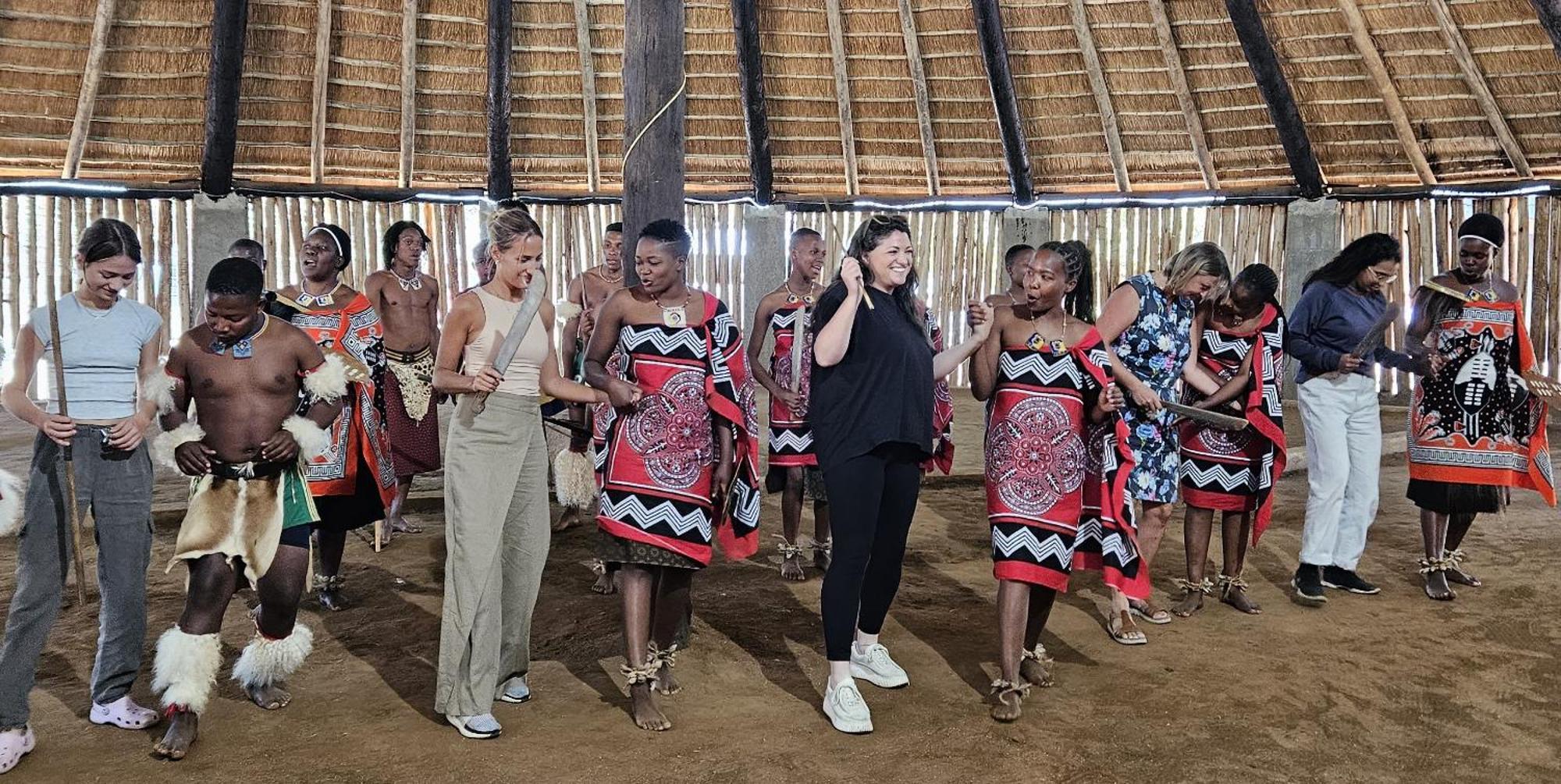 Old Vic Travellers Inn Nelspruit Mbombela Bagian luar foto