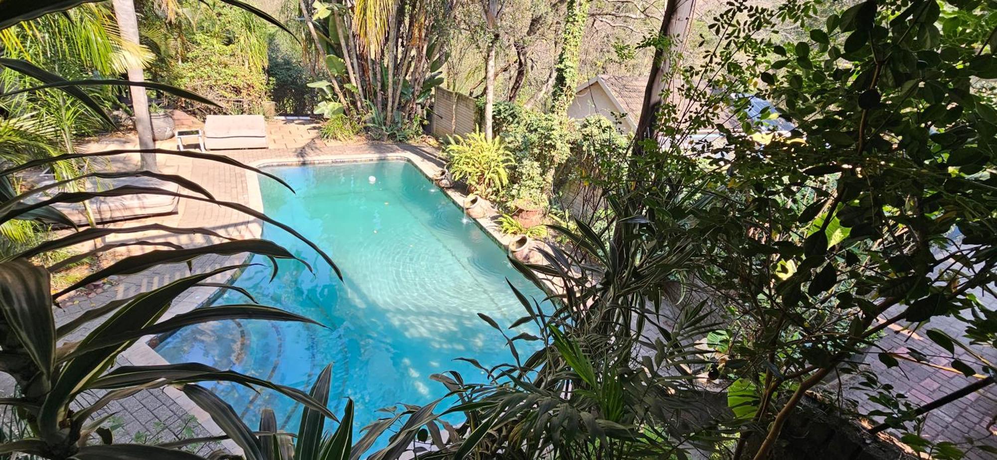 Old Vic Travellers Inn Nelspruit Mbombela Bagian luar foto