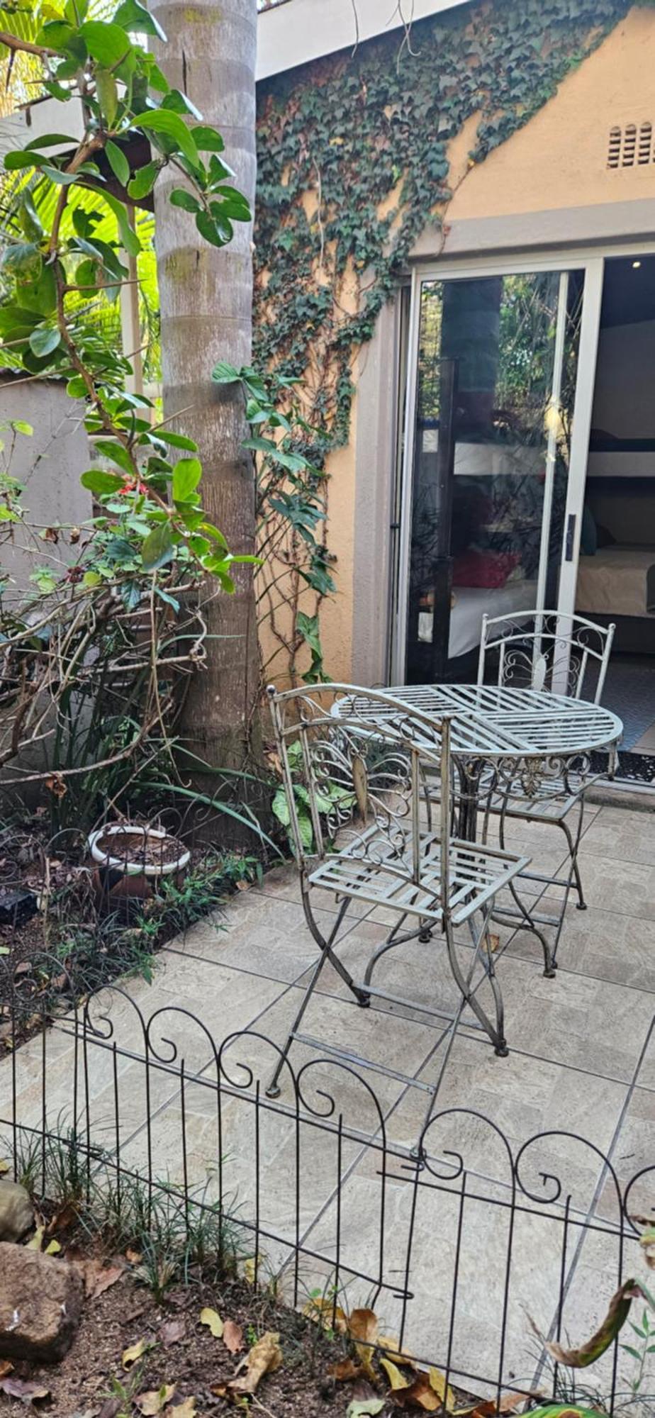 Old Vic Travellers Inn Nelspruit Mbombela Bagian luar foto