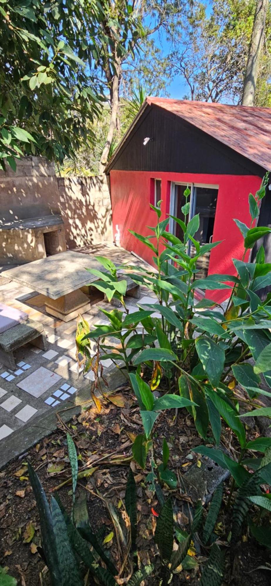 Old Vic Travellers Inn Nelspruit Mbombela Bagian luar foto
