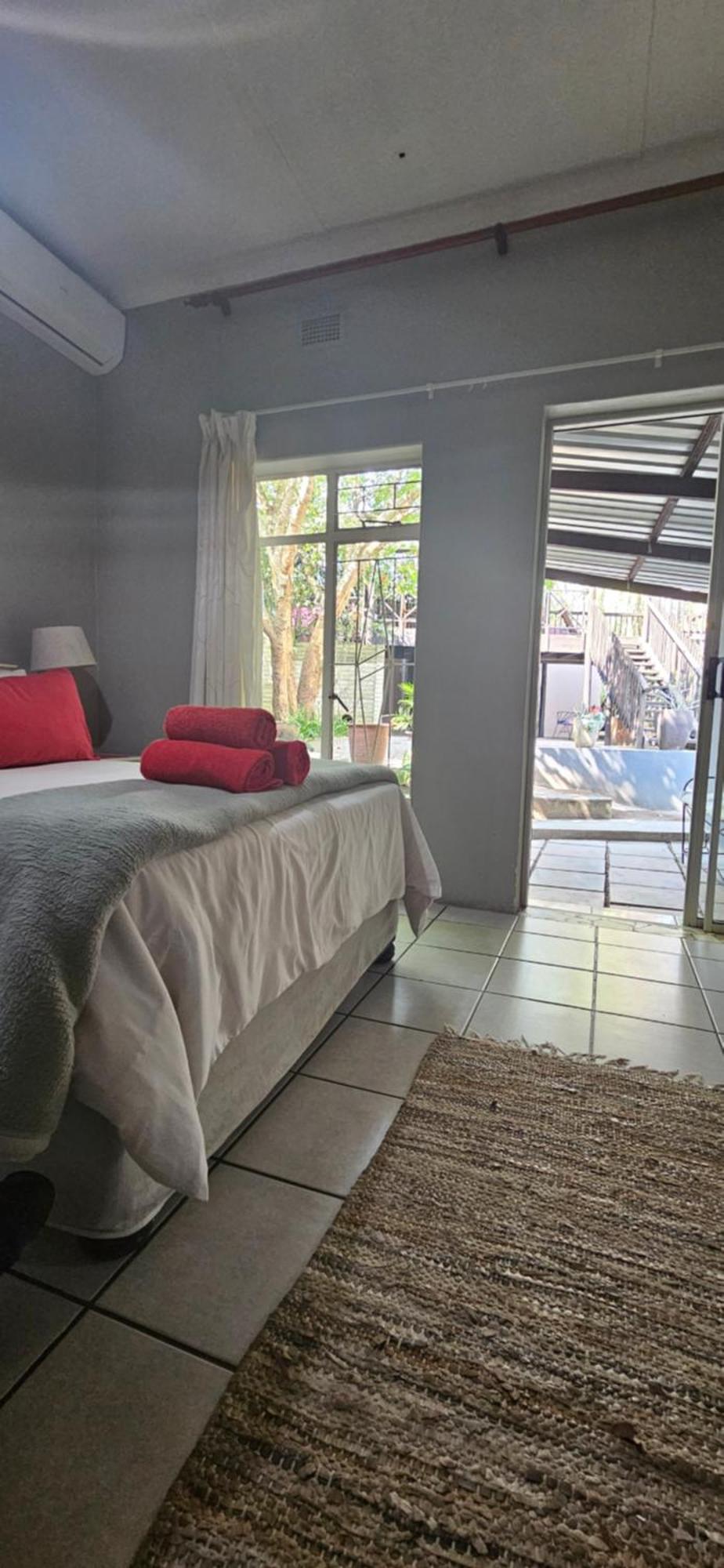 Old Vic Travellers Inn Nelspruit Mbombela Bagian luar foto